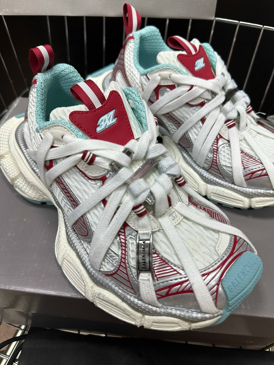 женские кроссовки balenciaga,balenciaga кроссовки,кроссовки balenciaga 3 xl,balenciaga большие кроссовки,кроссовки track balenciaga