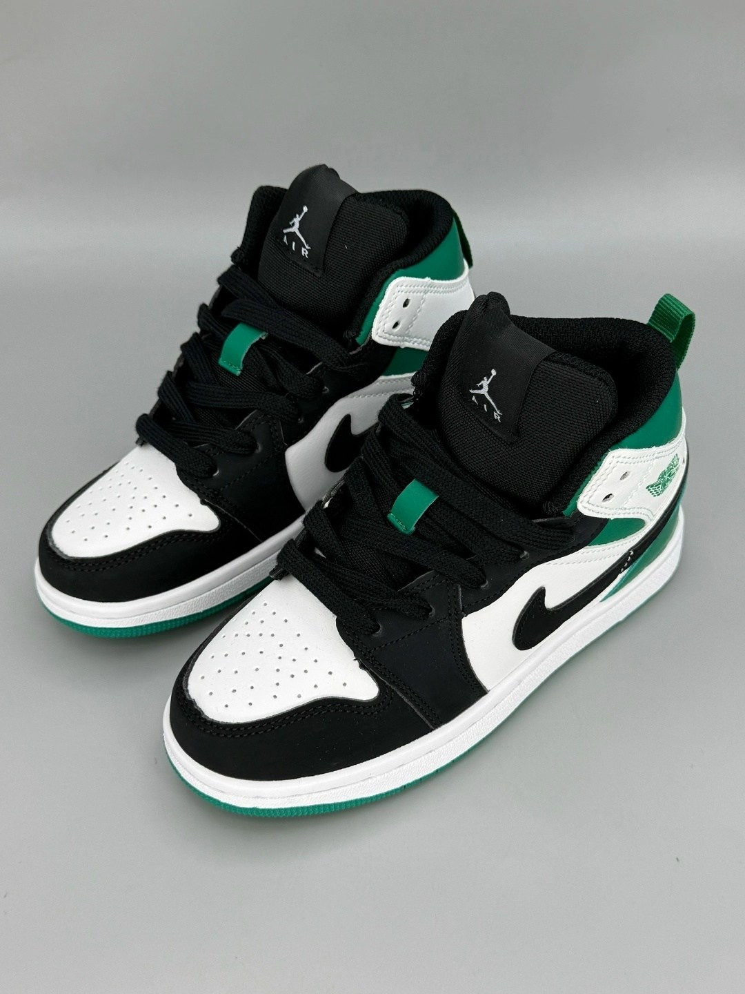 кроссовки jordan,nike air jordan 1 green,nike air jordan 1 lucky green,кроссовки мальчику,кроссовки джордан
