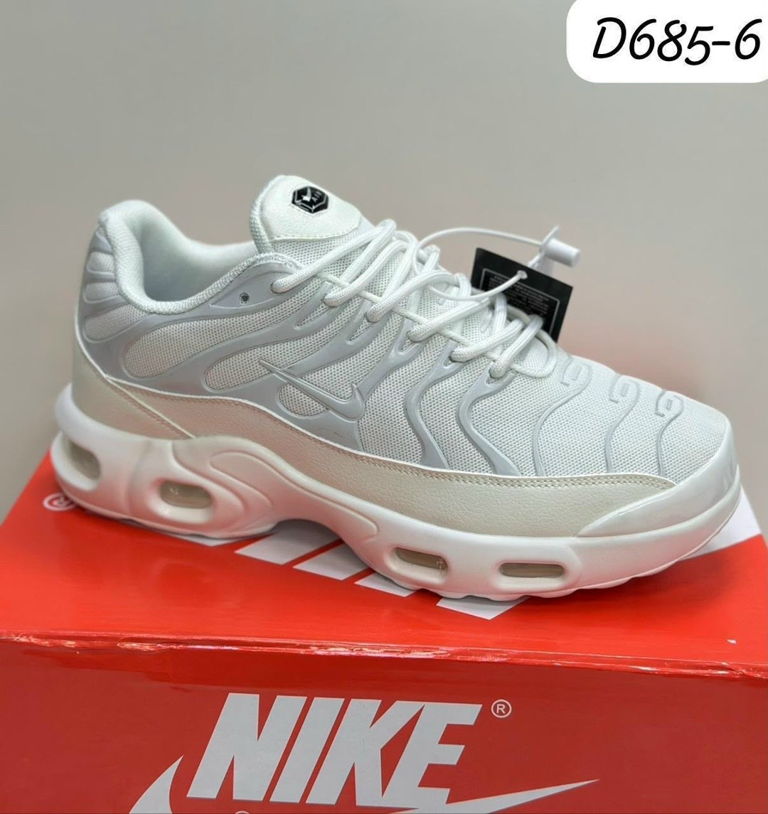 кроссовки nike air max tn plus,кроссовки мужские nike air max tn plus,nike air max plus tn,nike tn air max plus black,кроссовки nike air max plus