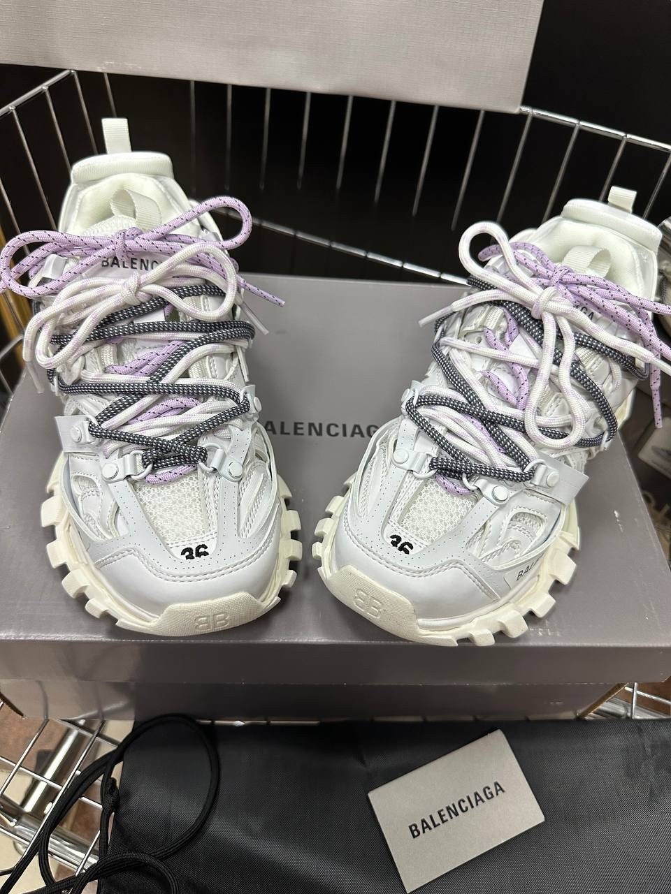кроссовки баленсиага женские оригинал,кроссовки balenciaga,женские кроссовки balenciaga,кроссовки баленсиага трак,баленсиаги женские