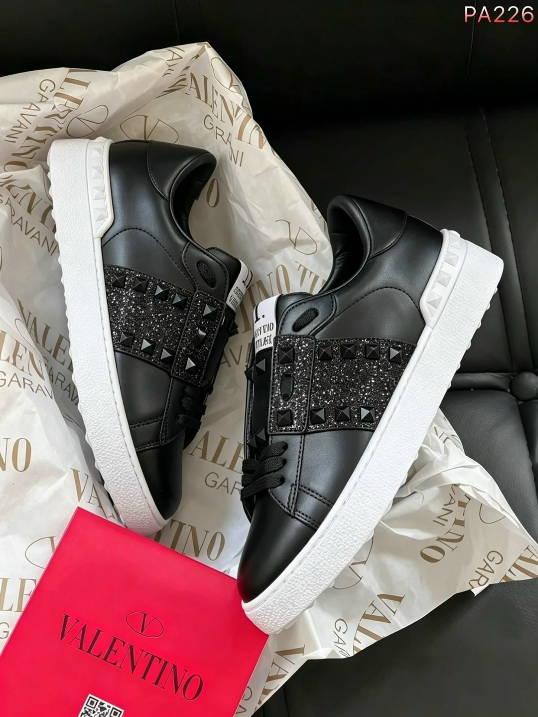 кроссовки valentino,,женские кроссовки valentino, пара,кроссовки модные