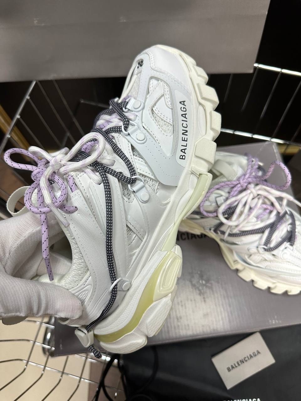 кроссовки баленсиага женские оригинал,кроссовки balenciaga,женские кроссовки balenciaga,кроссовки баленсиага трак,баленсиаги женские