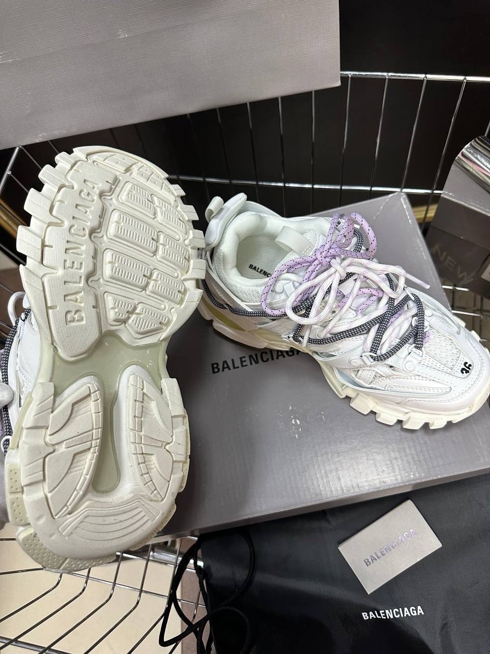 кроссовки баленсиага женские оригинал,кроссовки balenciaga,женские кроссовки balenciaga,кроссовки баленсиага трак,баленсиаги женские