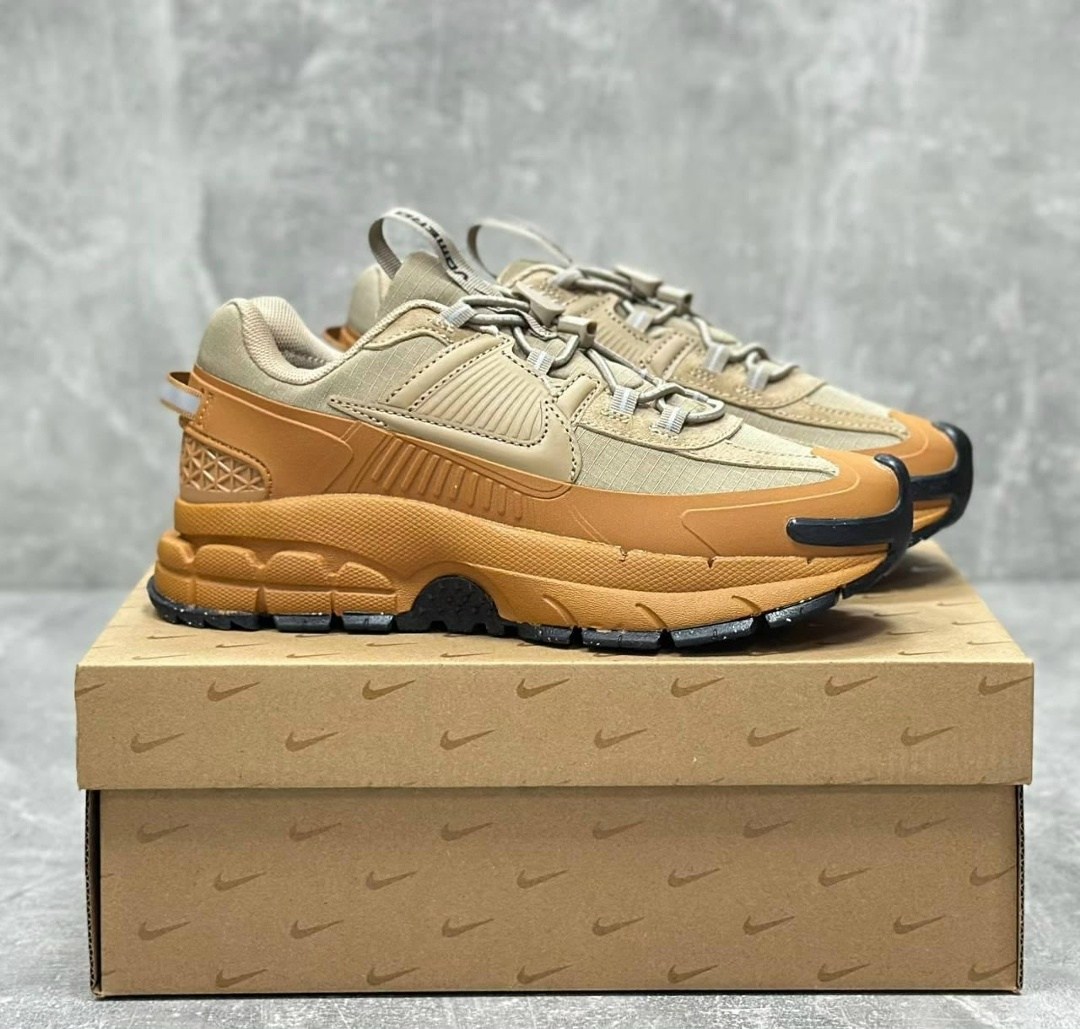 кроссовки nike zoom vomero roam 5,кроссовки nike zoom vomero 5,кроссовки nike zoom vomero roam 5 rupa цвет бежевый, оранжевый,nike air zoom vomero 5 roam,кроссовки nike air zoom vomero 5 roam 'flax'
