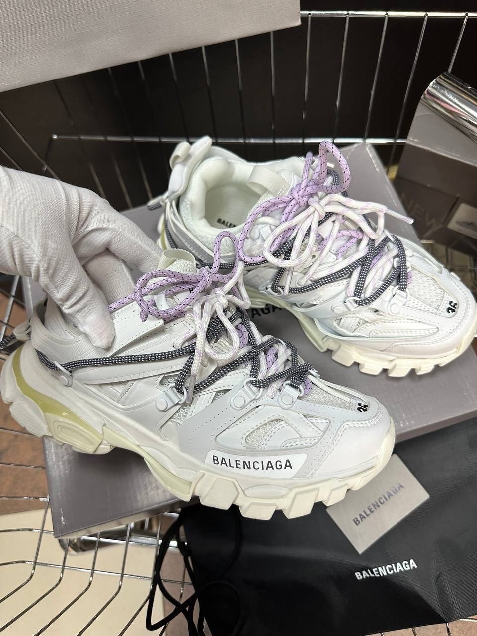 кроссовки баленсиага женские оригинал,кроссовки balenciaga,женские кроссовки balenciaga,кроссовки баленсиага трак,баленсиаги женские