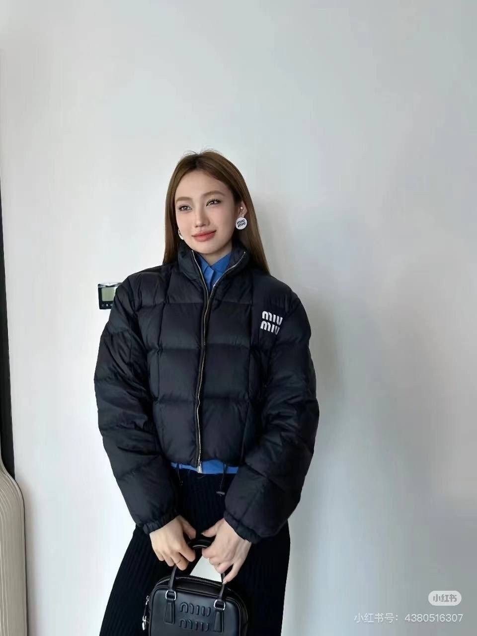 miu miu женская чёрная куртка,короткий пуховик,куртка miu miu,куртка модная,зимние куртки