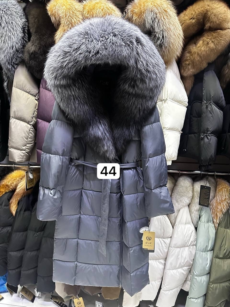 зимние куртки из натуральных мехов,женская зимняя куртка,пуховик новый с натуральным мехом 42-52,пуховик люкс с натуральным мехом песец чернобурка,пуховик с натуральным мехом чернобурки лисы и песца