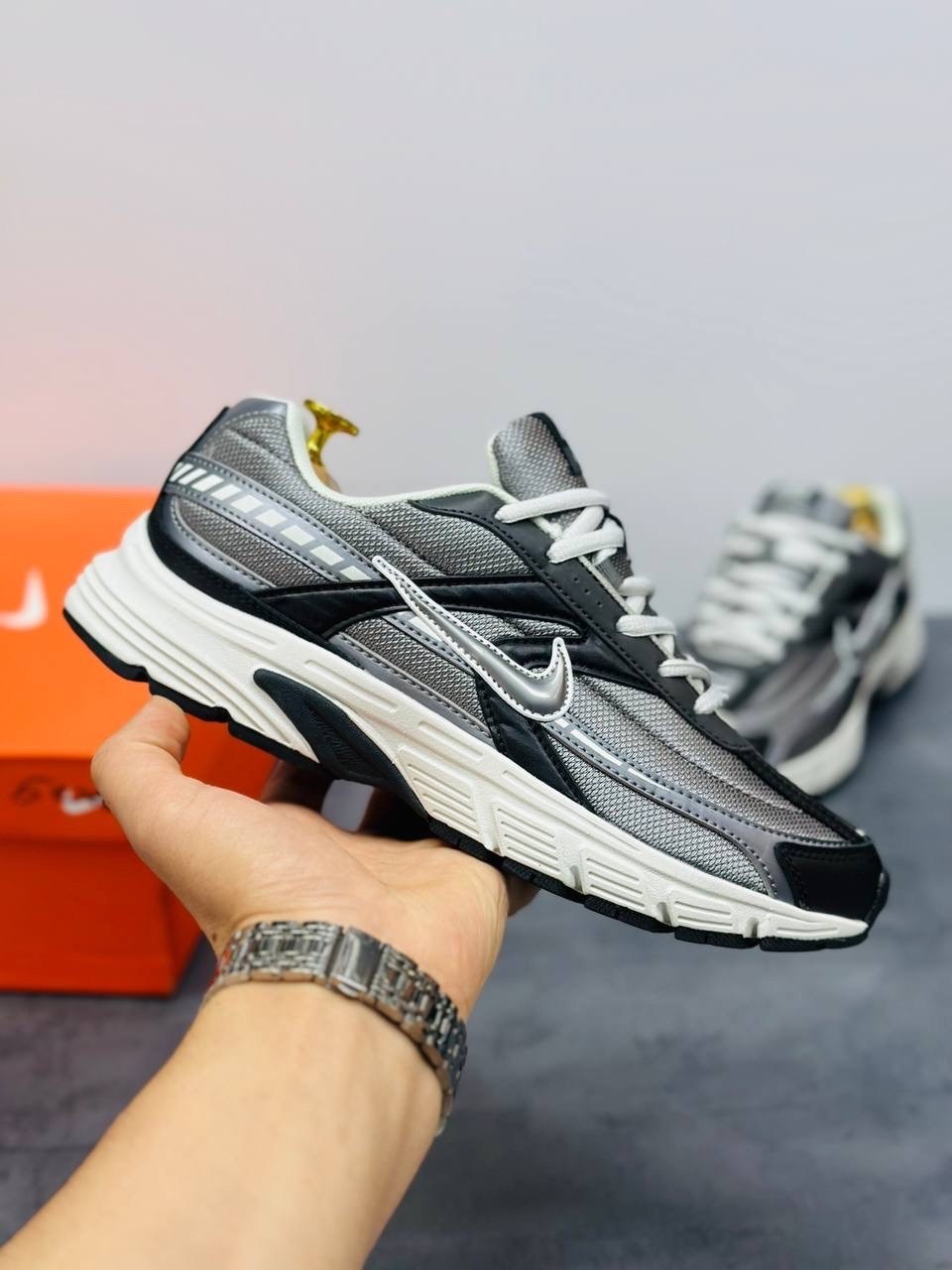 мужские беговые кроссовки initiator от finish line nike мультиколор,мужские беговые кроссовки initiator от finish line nike,кроссовки nike initiator,кроссовки мужские nike initiator графитовые ib3083-