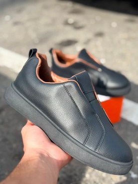 Кроссовки