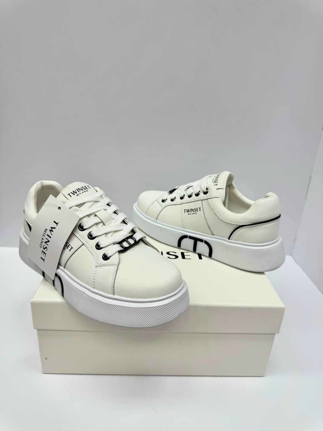 ,кроссовки valentino,кеды dolce&gabbana,кроссовки дольче габбана женские,кроссовки miu miu женские