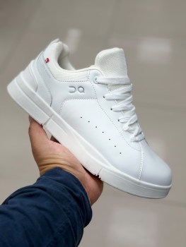 Кроссовки