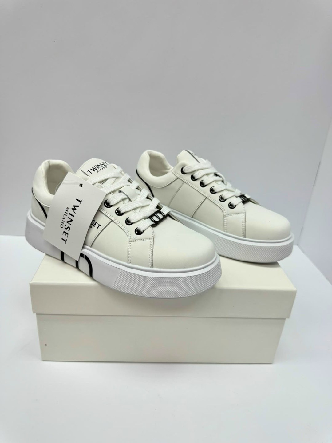 ,кроссовки valentino,кеды dolce&gabbana,кроссовки дольче габбана женские,кроссовки miu miu женские