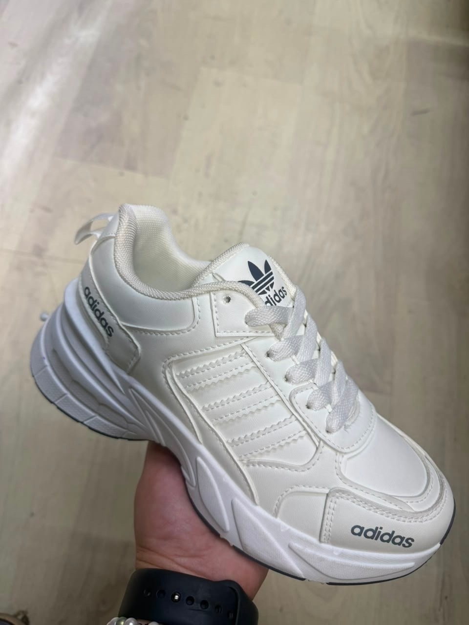 кроссовки мужские adidas,кроссовки adidas,кроссовки адидас falcon мужские,кроссовки adidas originals response cl gx2505,кроссовки adidas sportswear ozelle