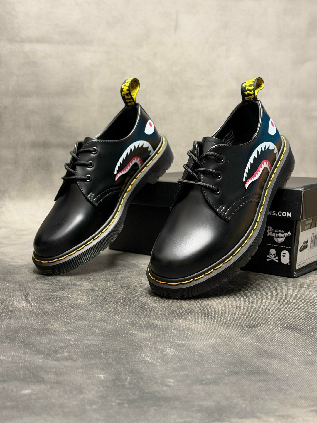 ,ботинки dr martens 1461 mastermind world x bape,мартинсы бейп,ботинки dr martens,bape dr martens