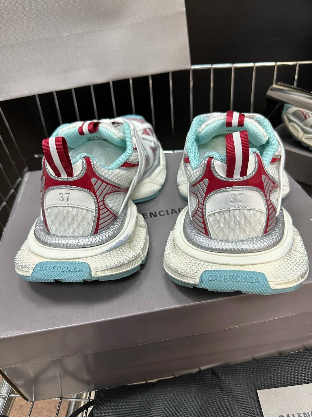 женские кроссовки balenciaga,balenciaga кроссовки,кроссовки balenciaga 3 xl,balenciaga большие кроссовки,кроссовки track balenciaga