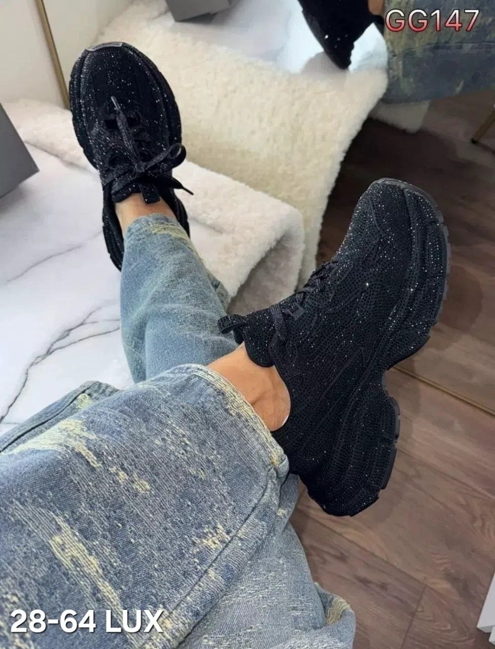 ,кроссовки со стразами,женские кроссовки balenciaga блестящие со стразами,кроссовки черные,кроссовки balenciaga женские