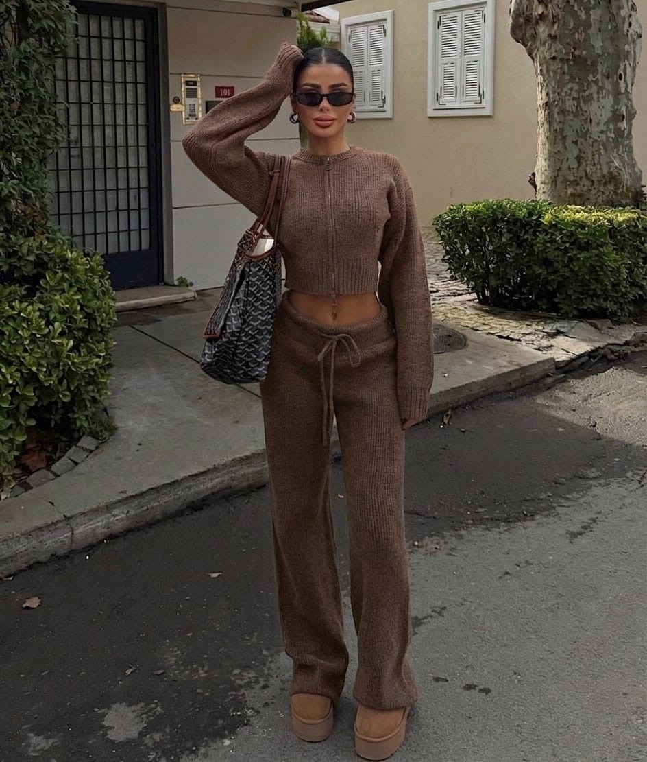 костюм с юбкой,трикотажные костюмы,трикотажный костюм из двух предметов,вязаные костюмы