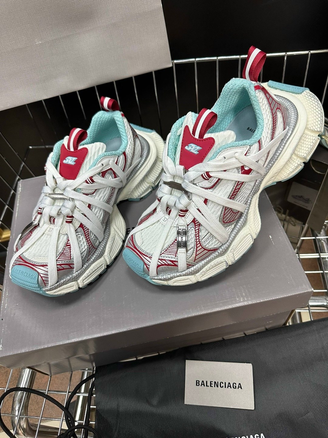 женские кроссовки balenciaga,balenciaga кроссовки,кроссовки balenciaga 3 xl,balenciaga большие кроссовки,кроссовки track balenciaga