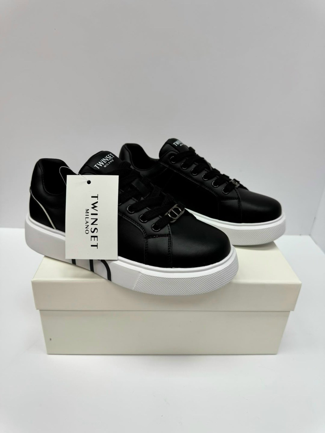 ,кроссовки valentino,кеды dolce&gabbana,кроссовки дольче габбана женские,кроссовки miu miu женские