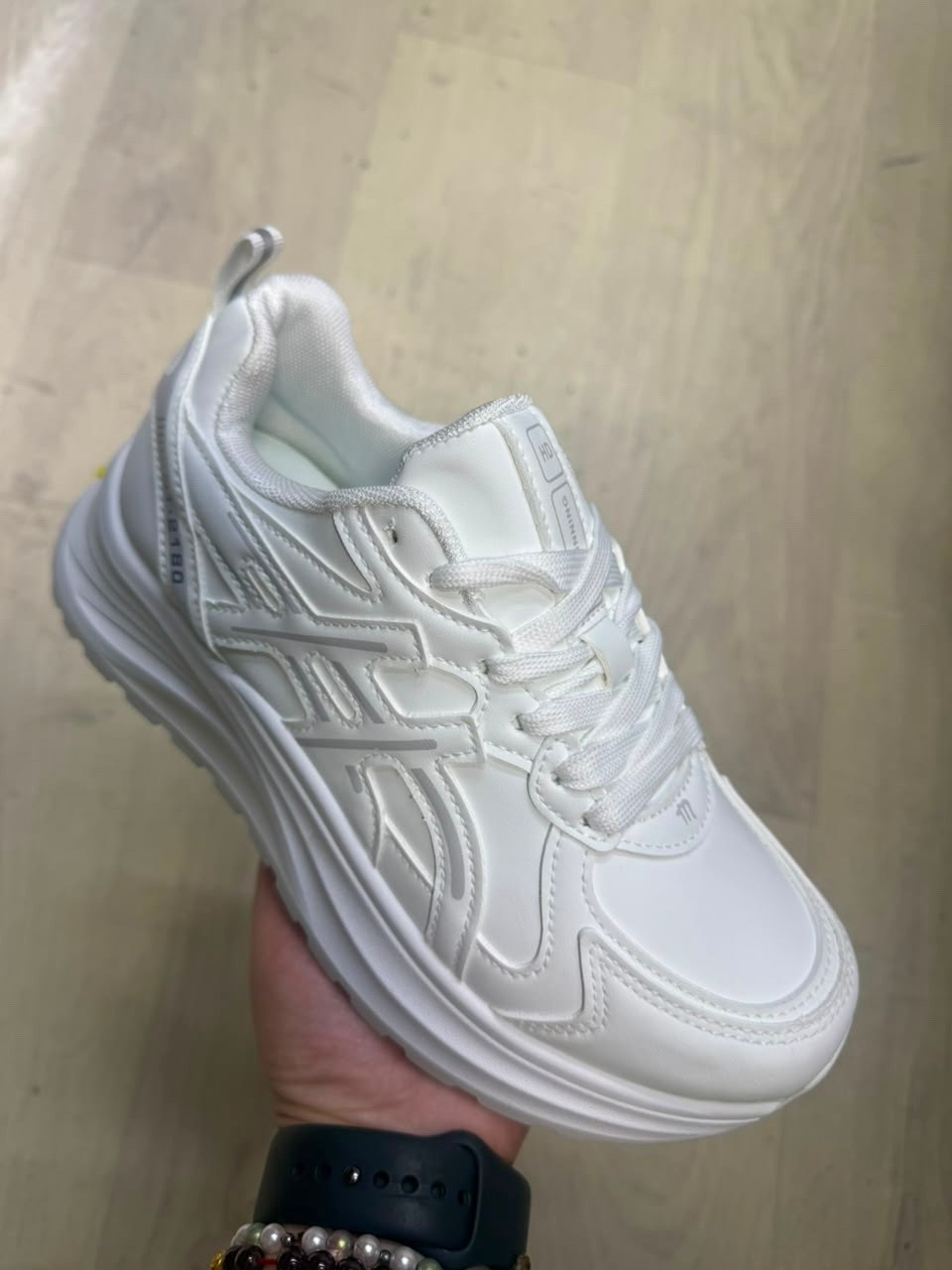 кроссовки мужские adidas,кроссовки adidas,кроссовки адидас falcon мужские,кроссовки adidas originals response cl gx2505,кроссовки adidas sportswear ozelle