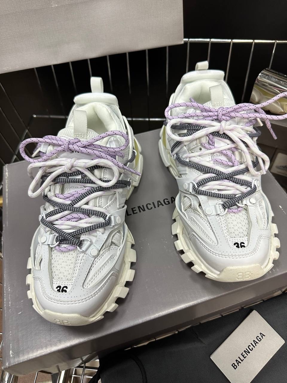 кроссовки баленсиага женские оригинал,кроссовки balenciaga,женские кроссовки balenciaga,кроссовки баленсиага трак,баленсиаги женские