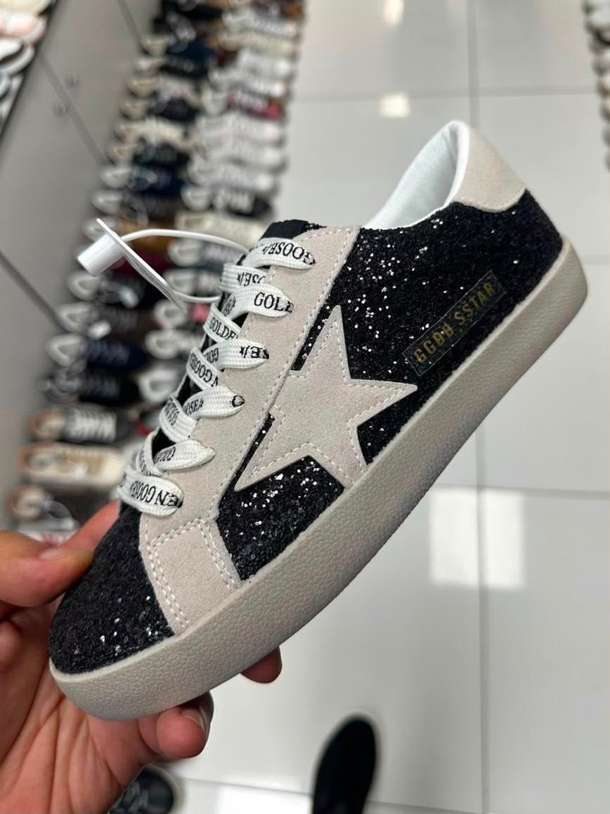 кеды super-star с блестками golden goose черный,женские кеды golden goose,кеды golden goose,голден гус кеды,