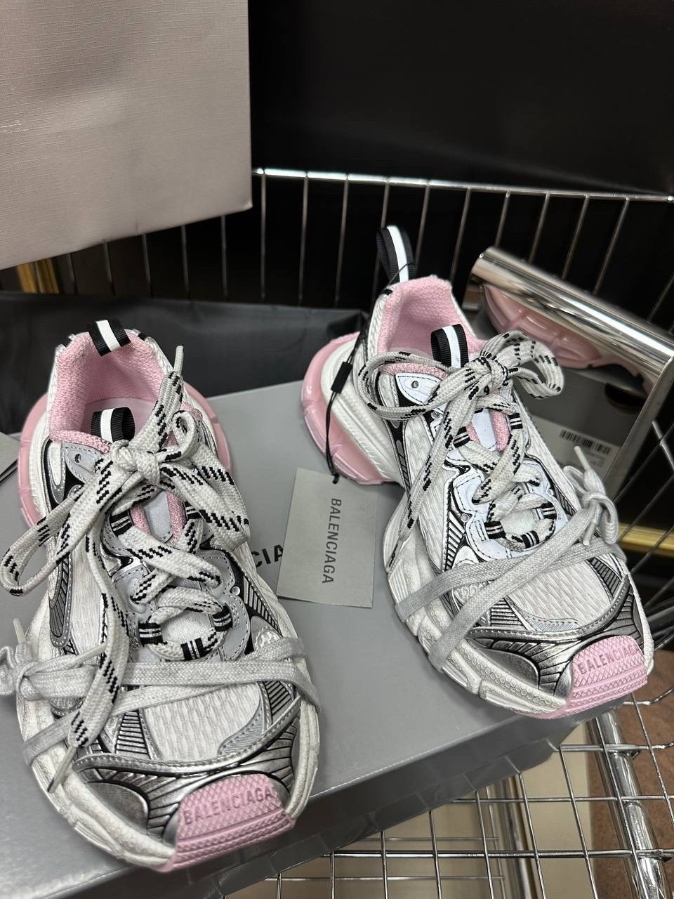 кроссовки balenciaga balenciaga кроссовки,женские кроссовки balenciaga,кроссовки 3xl balenciaga серый/розовый/белый,кроссовки баленсиага 3xl,кроссовки balenciaga