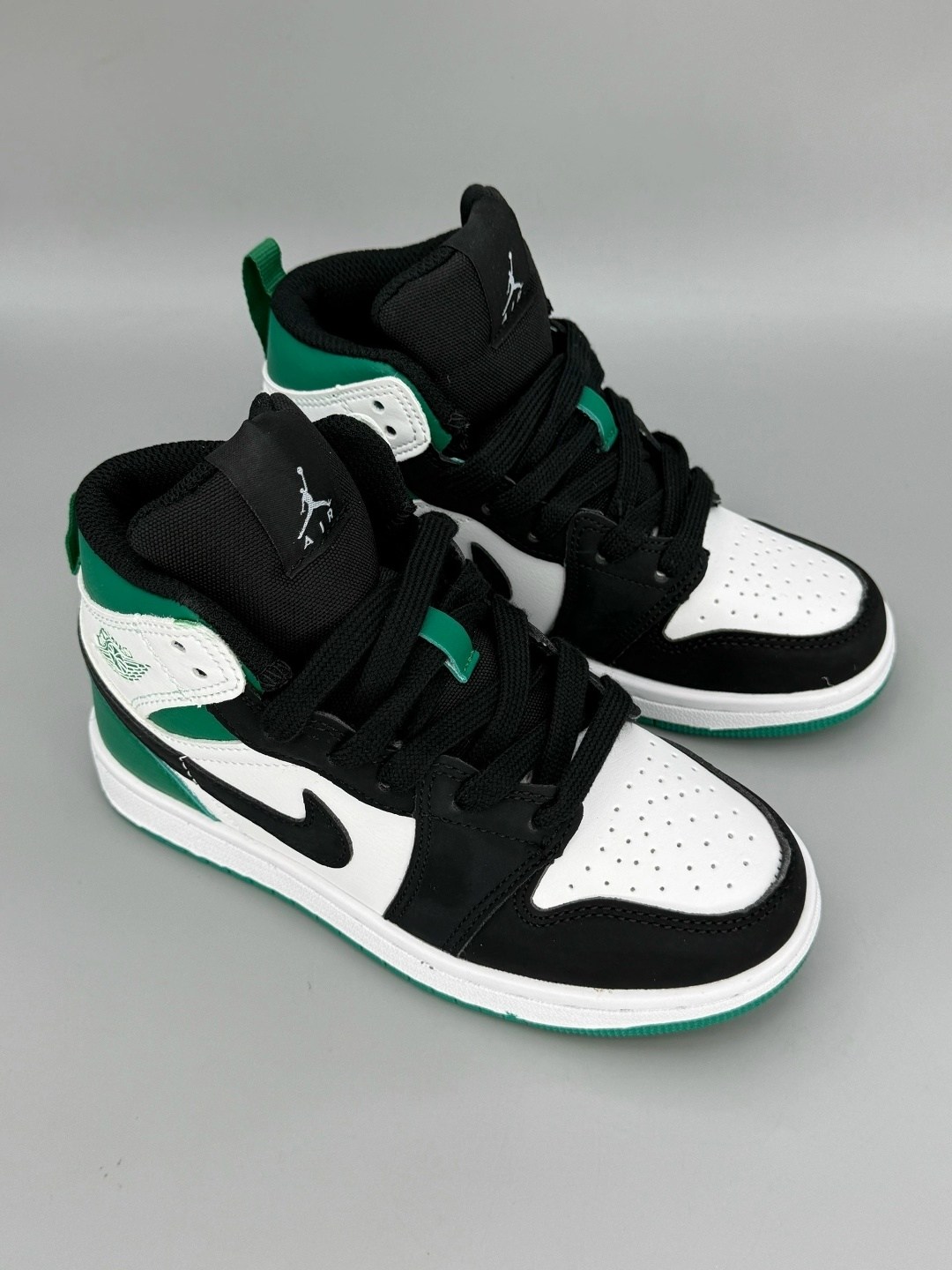 кроссовки jordan,nike air jordan 1 green,nike air jordan 1 lucky green,кроссовки мальчику,кроссовки джордан