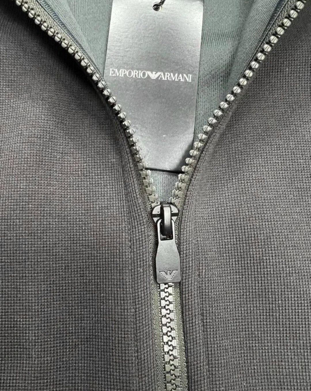 костюм спортивный,мужской спортивный костюм,спортивный костюм armani,cпортивный костюм emporio armani,костюм