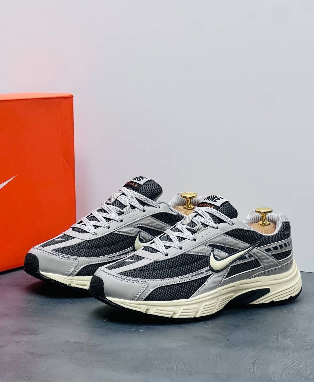 кроссовки nike initiator,мужские беговые кроссовки nike initiator с амортизирующей подошвой и дышащим верхом,мужские кроссовки nike,кроссовки для бега nike initiator,мужские беговые кроссовки initiato