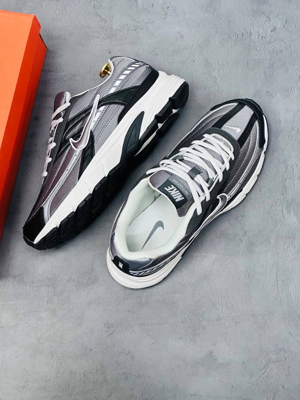 мужские беговые кроссовки initiator от finish line nike мультиколор,мужские беговые кроссовки initiator от finish line nike,кроссовки nike initiator,кроссовки мужские nike initiator графитовые ib3083-