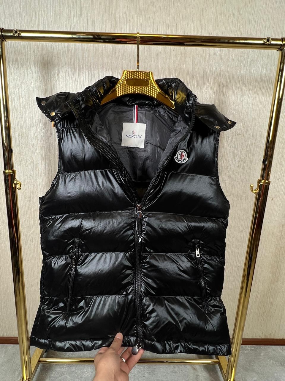 жилет moncler,жилетка moncler,жилетка монклер,жилетка монклер мужская,женская жилетка moncler bormes натуральный пух