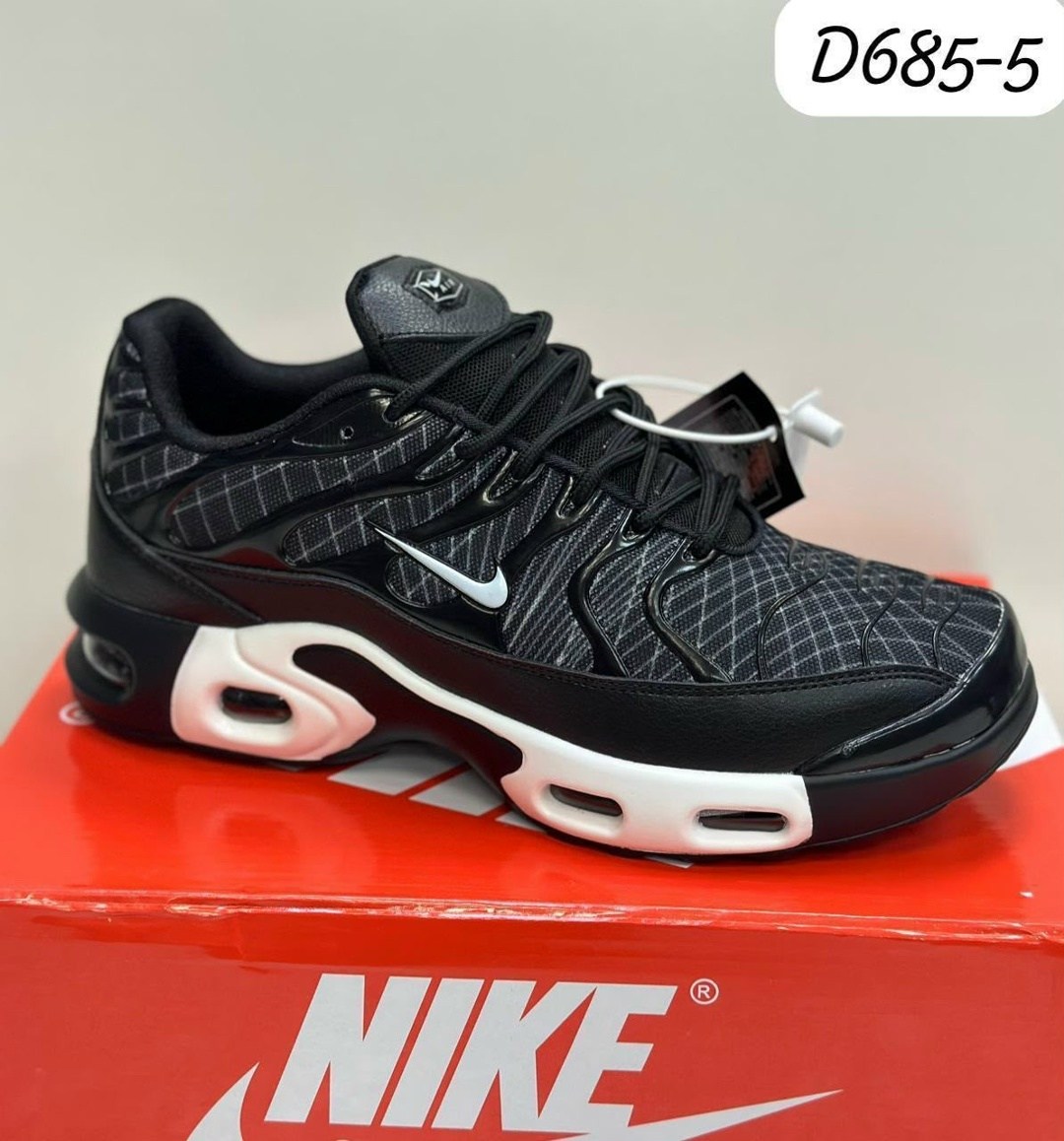 кроссовки nike air max tn plus,кроссовки мужские nike air max tn plus,nike air max plus tn,nike tn air max plus black,кроссовки nike air max plus