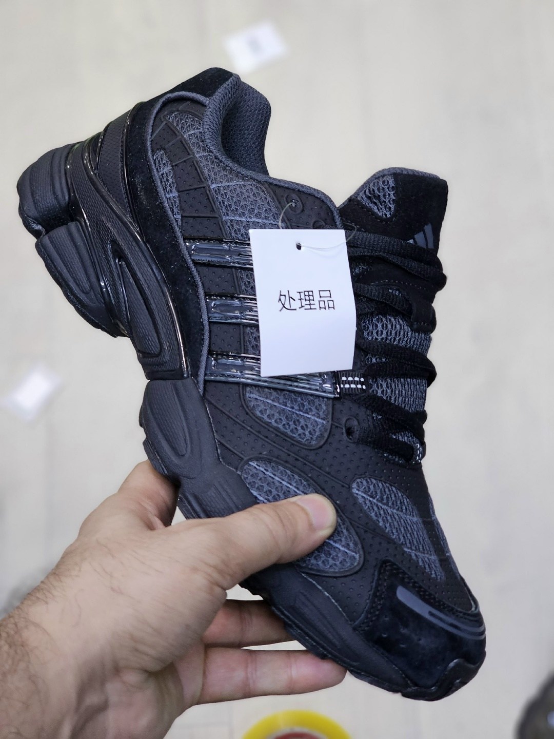кроссовки adidas,кроссовки мужские adidas ozweeqo pro черный,мужские кроссовки adidas,кроссовки мужские adidas response cl черные,кроссовки