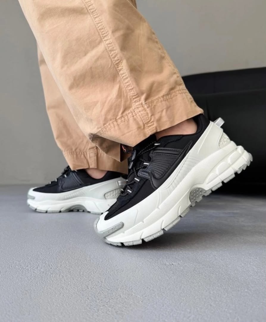 кроссовки мужские nike,повседневные кроссовки,кроссовки,nike zoom vomero 5 roam black light silver fv2295 001,кроссовки мужские для спорта