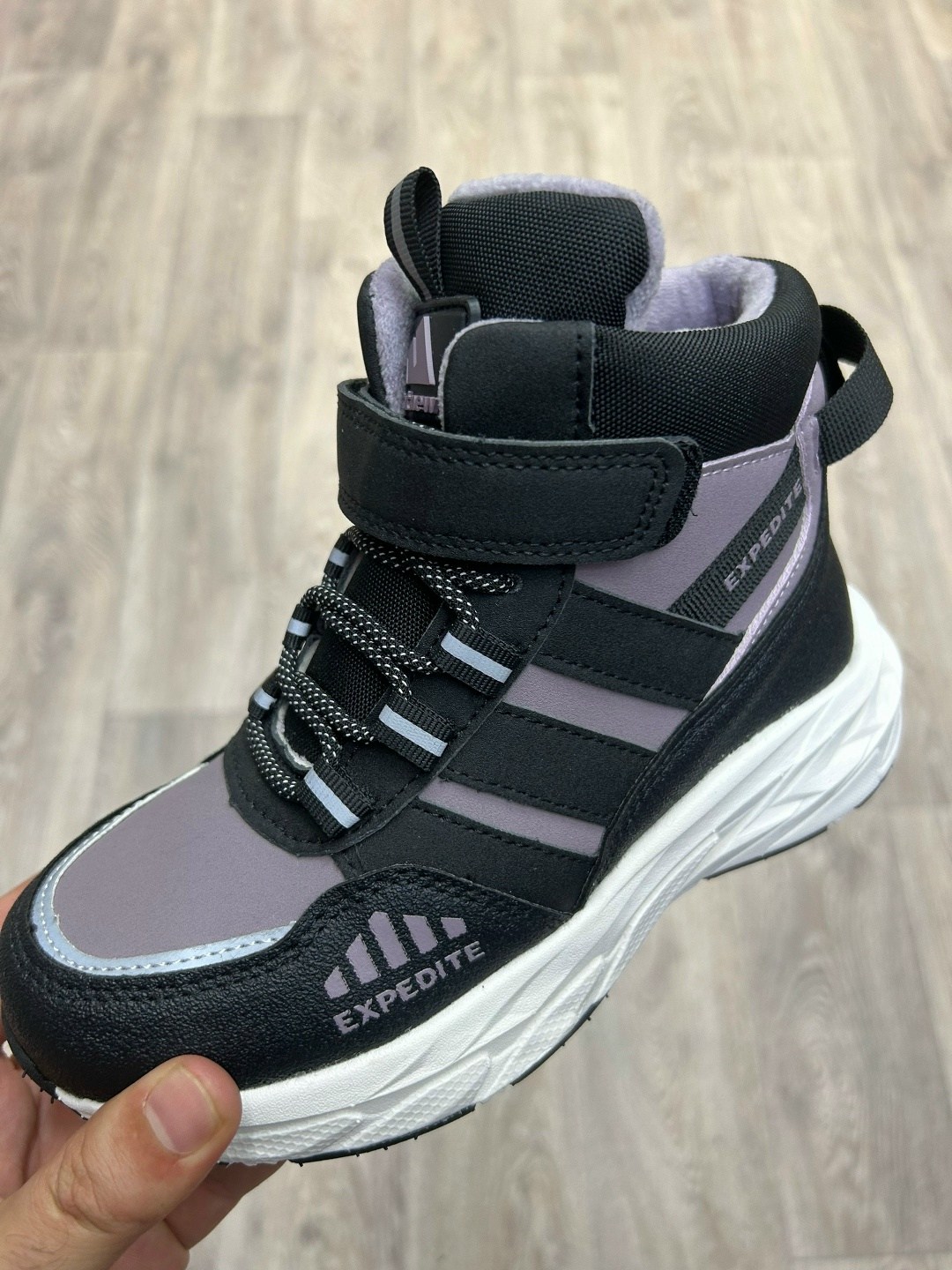 ,зимние кроссовки adidas,adidas зимние ботинки,детские ботинки,кроссовки зимнее