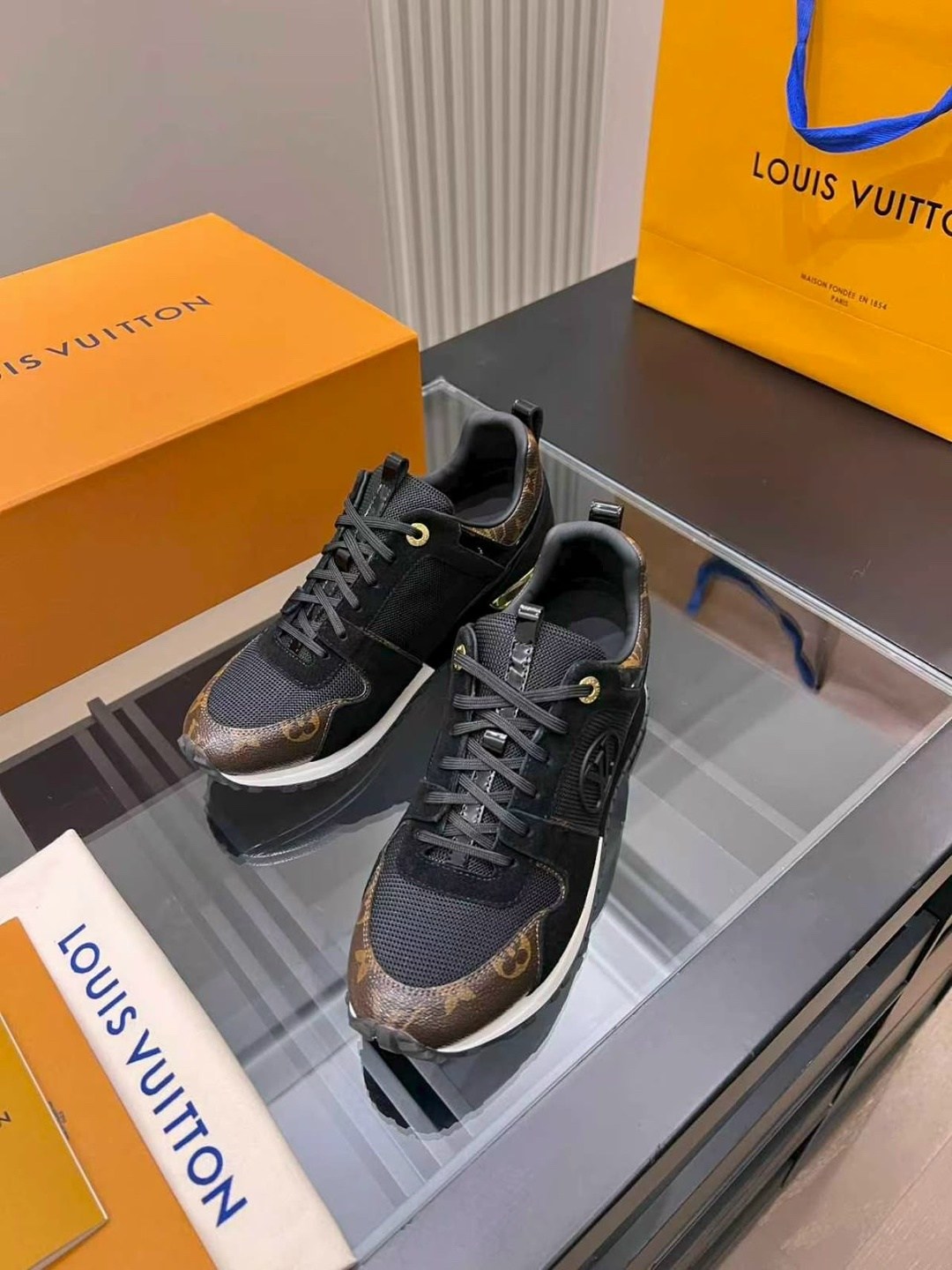 кроссовки louis vuitton,кроссовки louis vuitton женские,кроссовки луи виттон женские,,кроссовки луи виттон