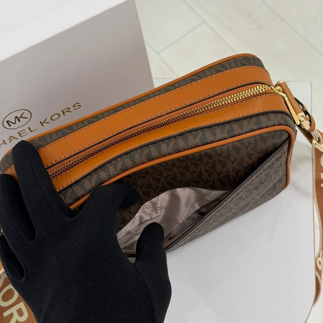 michael kors сумка,сумки через плечо michael kors,женская cумка michael kors,женская сумка на плечо michael kors,сумка michael kors кросс боди
