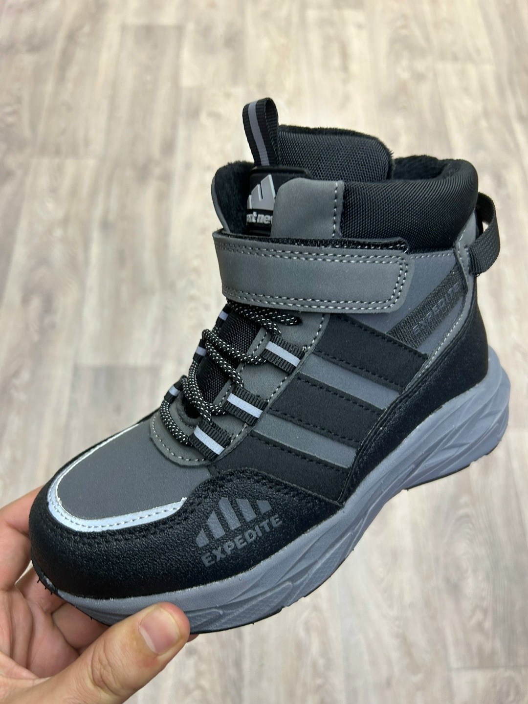 ,зимние кроссовки adidas,adidas зимние ботинки,детские ботинки,кроссовки зимнее