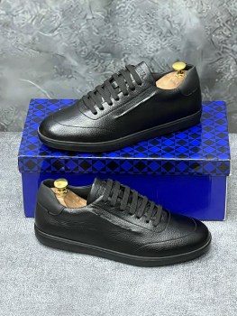 Кроссовки