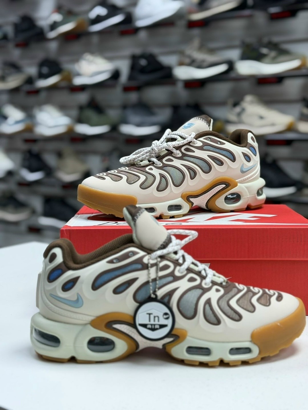 кроссовки nike air max plus,кроссовки nike air max plus tn,кроссовки nike air max plus drift,nike air max plus tn,nike air max plus drift