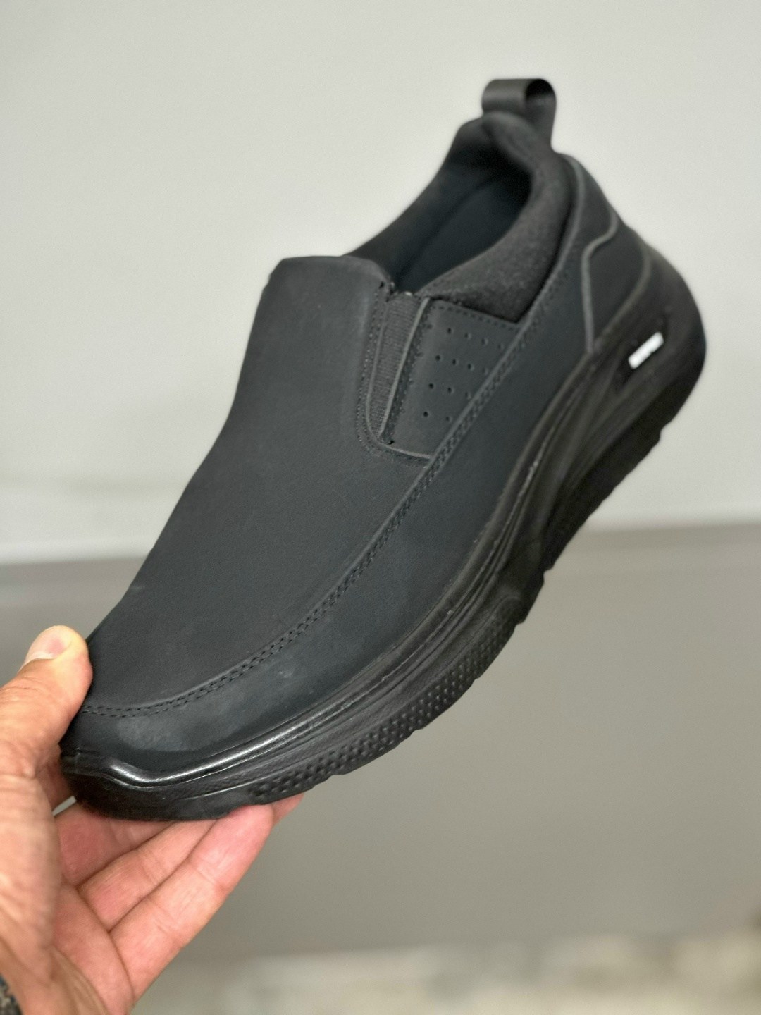 ,мужской кроссовки,кроссовки повседневные,полуботинки мужские skechers harsen,повседневная