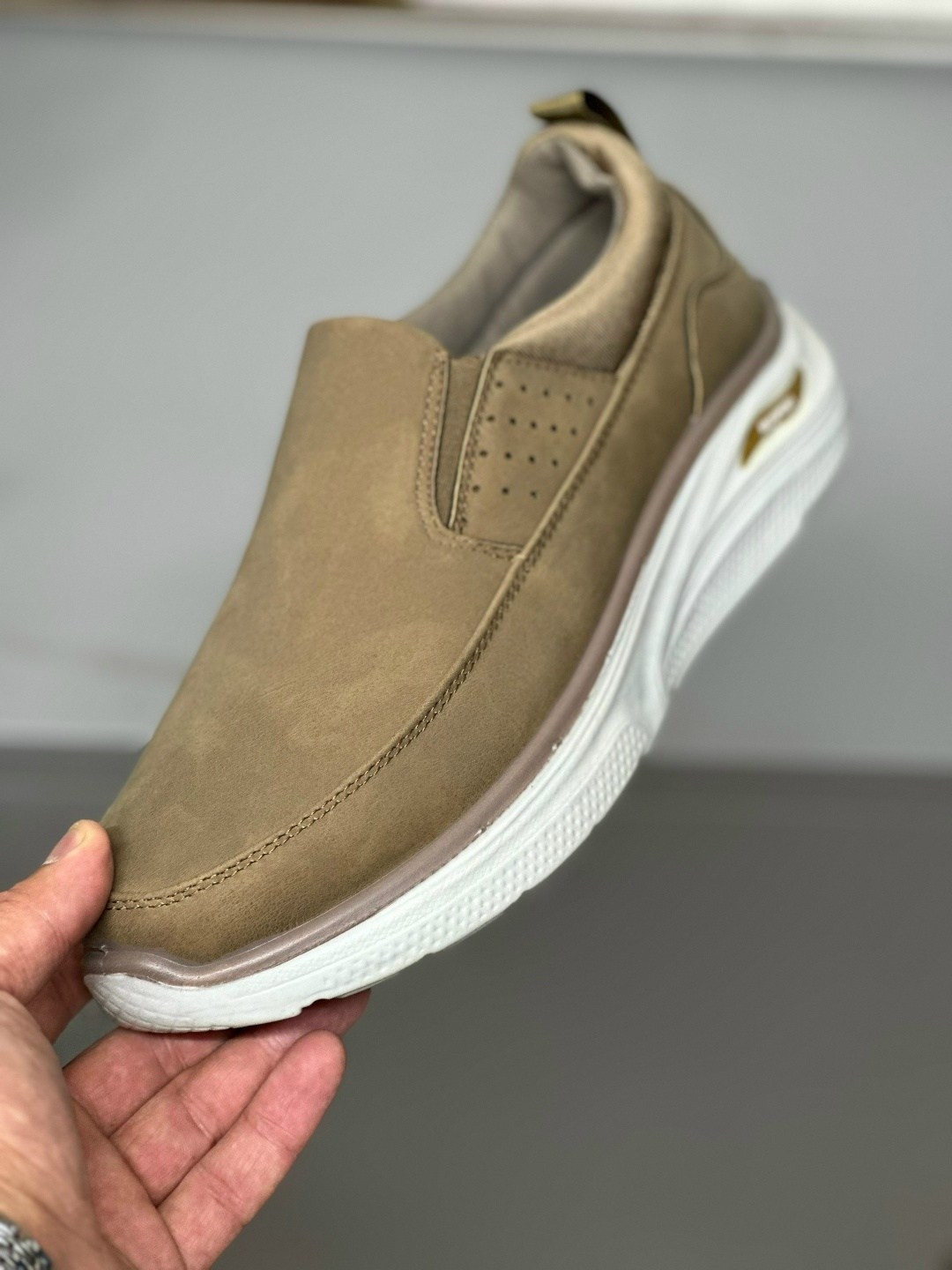 ,мужской кроссовки,кроссовки повседневные,полуботинки мужские skechers harsen,повседневная