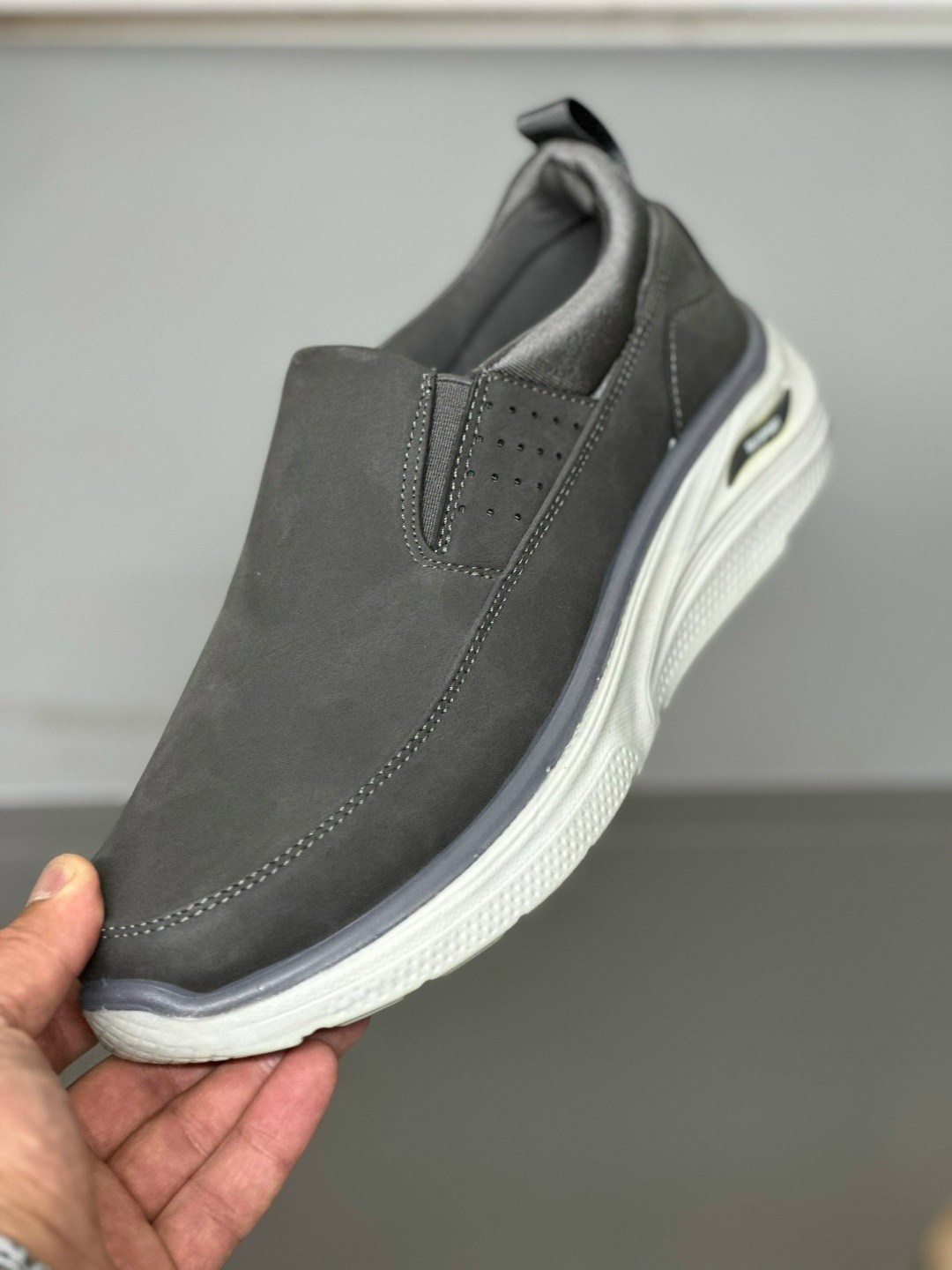 ,мужской кроссовки,кроссовки повседневные,полуботинки мужские skechers harsen,повседневная
