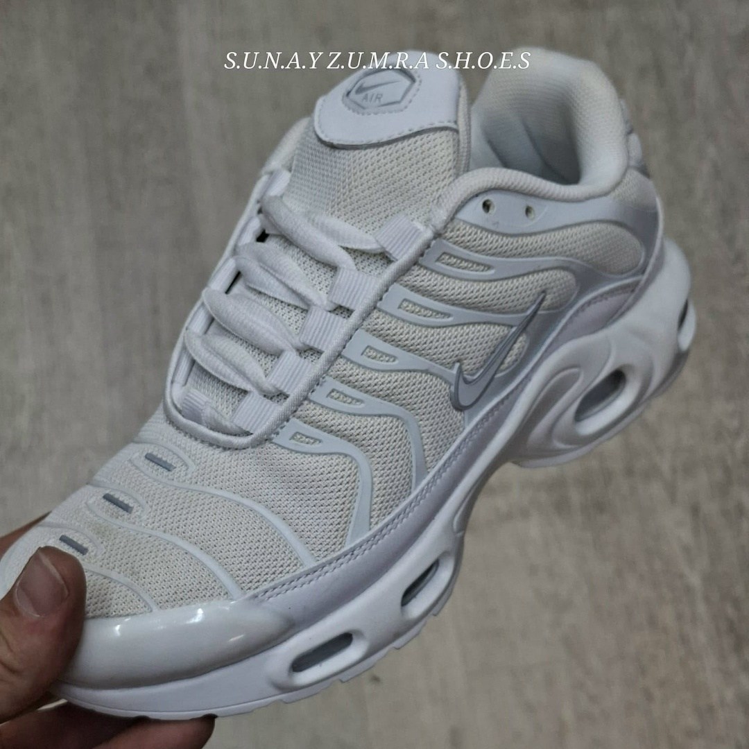 кроссовки nike air max tn plus,nike air max plus tn,nike air max plus,air max tn plus,кроссовки nike air max tn plus ultra белые с серым