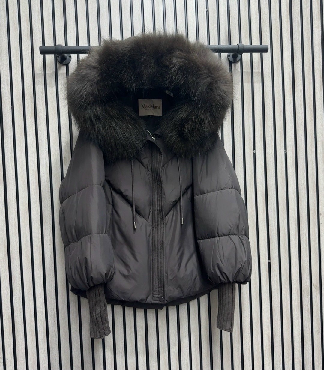 корейский короткий пуховик с воротником из натурального лисьего меха,женский свободный пуховик на утином пуху с большим воротником из меха енота,женские пуховики,зимние куртки женские,женский пуховик