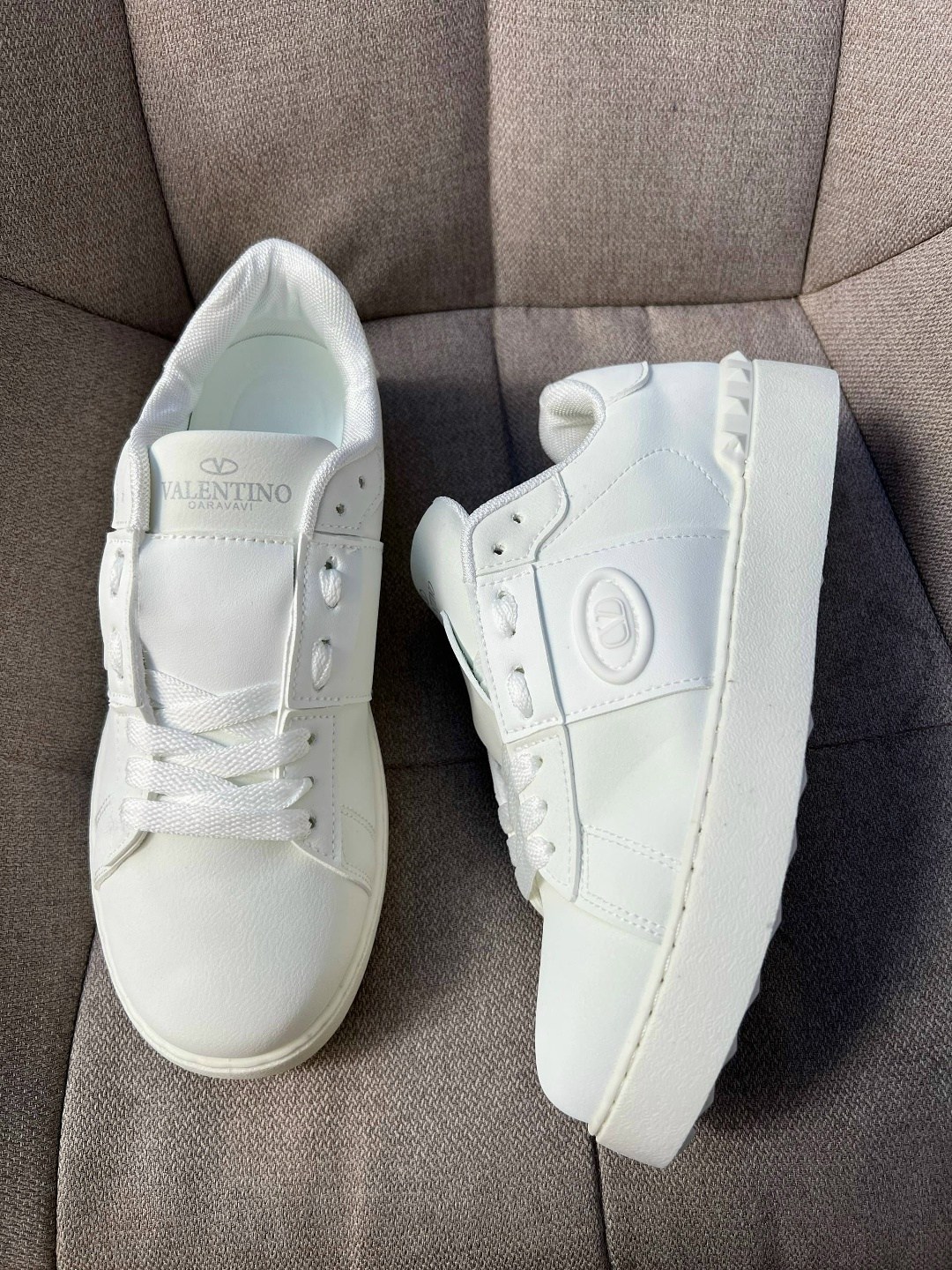 ,кроссовки valentino,кеды кожа,кеды valentino,кеды валентино мужские
