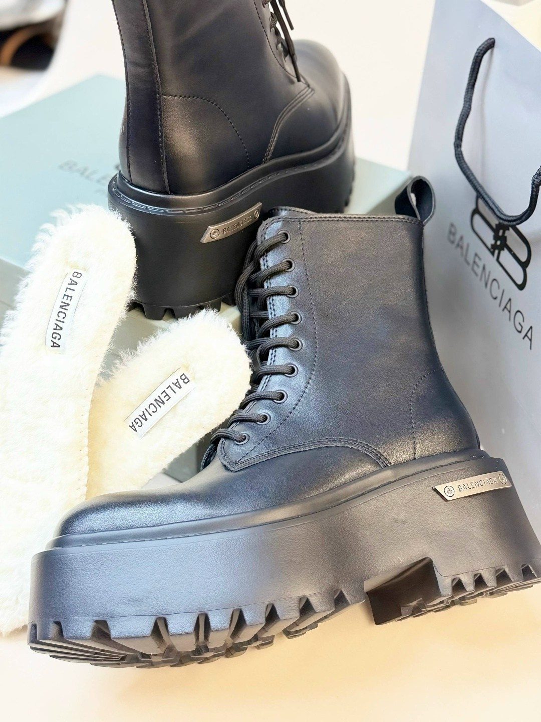 celine ботинки,ботинки celine женские,,ботинки balenciaga,женские ботинки