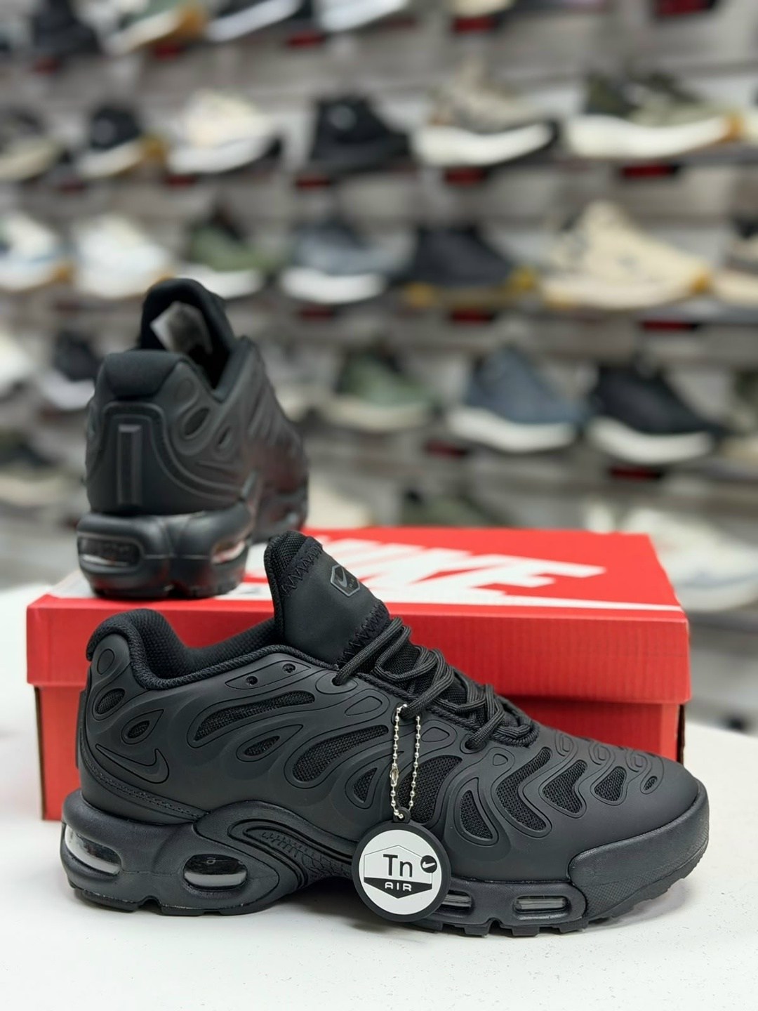 кроссовки nike air max plus,кроссовки nike air max plus tn,кроссовки nike air max plus drift,nike air max plus tn,nike air max plus drift