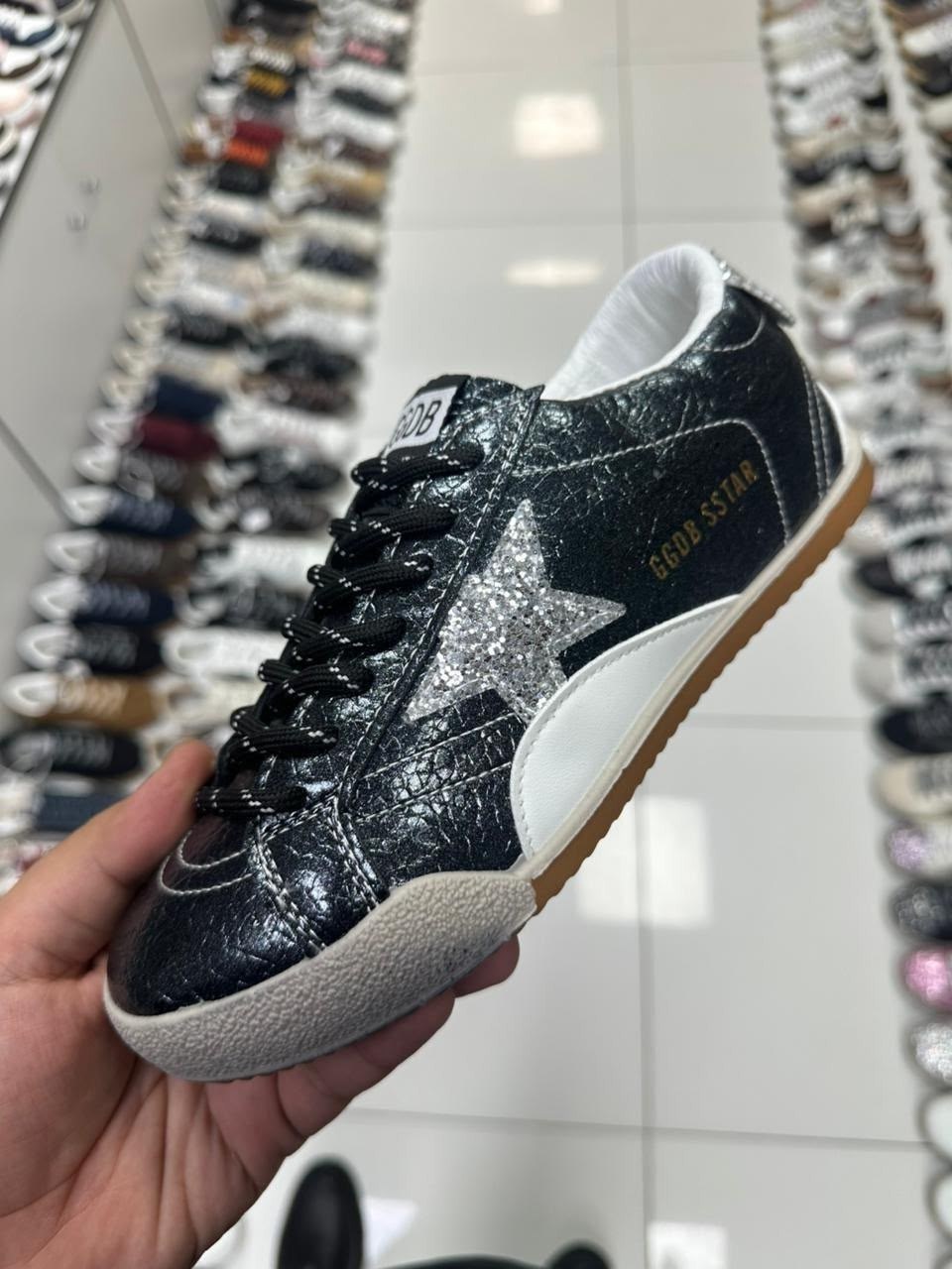 ,кеды голден гус красные,кроссовки golden goose,кроссовки со звездами,повседневные кеды